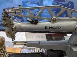 Singer 29k72 Antique Sewing Machine for leather and fabrics with base table