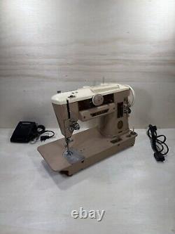 Singer 401a Sewing Machine with Pedal Great for quilting! Vintage Tested