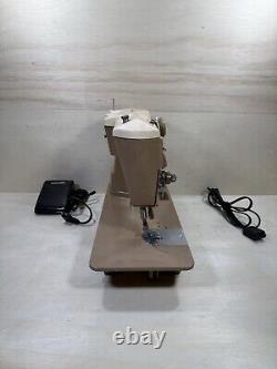 Singer 401a Sewing Machine with Pedal Great for quilting! Vintage Tested