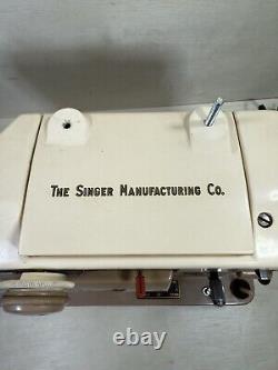 Singer 401a Sewing Machine with Pedal Great for quilting! Vintage Tested