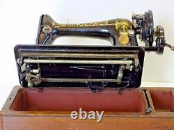 Singer 66K 1917 Sewing Machine Hand Crank Lotus Flower Vintage Antique Collectib