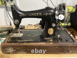 Singer 99 Antique 1926 Sewing Machine With Case and Manual