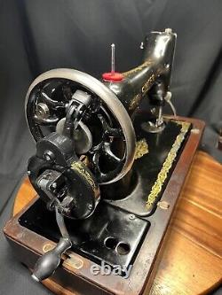 Singer 99 Hand Crank Sewing Machine With Bentwood Case