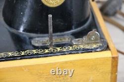 Singer Antique 1930s Sewing Machine with Foot Pedal EA765457 Farmhouse Decor