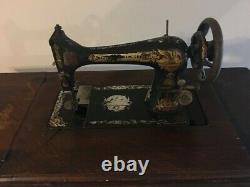Singer Antique Treadle Sewing Machine 1906