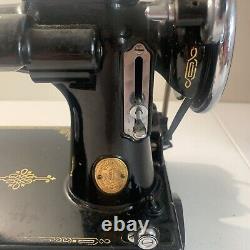 Singer Featherweight Sewing Machine with Pedal Cat 3-110 Black Gold 221 style