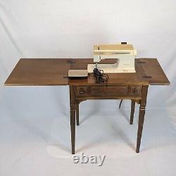 Singer Futura Model 900 Sewing Machine with Pedal & Desk vintage