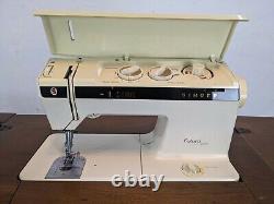 Singer Futura Model 900 Sewing Machine with Pedal & Desk vintage