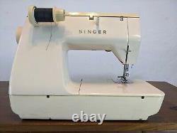 Singer Futura Model 900 Sewing Machine with Pedal & Desk vintage