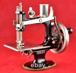 Singer Miniature Childs Hand-Crank Sewing Machine Model 20-1 1920's