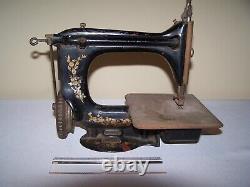 Singer Model 24-3 Rare Vintage Sewing Machine 1900