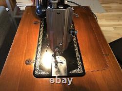 Singer Model 66 Series AH Sewing Machine 1948 Works with Table Bench & extras