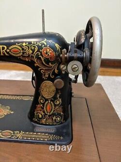 Singer Model 66 Sewing Machine with Pedal & Cabinet 1923 VINTAGE WORKS SEE DESC