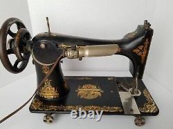 Singer Sewing Machine 1905 Vintage B1057786 For Parts or repair project