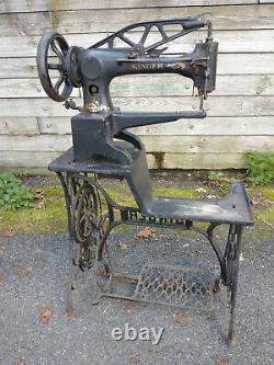 Singer Sewing Machine 29-4 Leather ANTIQUE