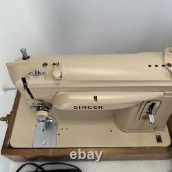 Singer Sewing Machine 411G With wooden cade euc working