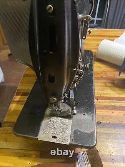 Singer Sewing Machine 95-40 With Needle Feed