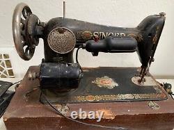 Singer Sewing Machine AG859819 Red Eye Early 1900's 66 was treadle