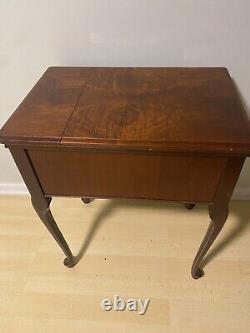 Singer Sewing Machine Burl Walnut Cabinet Queen Anne 201, 15-91 66