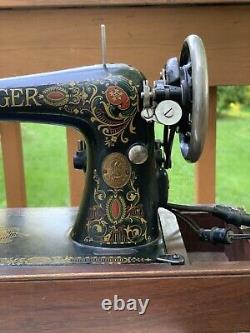Singer Sewing Machine Made 1920 With Case And Works G8023264 Vintage
