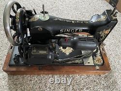 Singer Sewing Machine Made 1923 With Case And Works G0162339 Vintage RARE