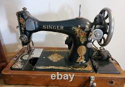 Singer Sewing Machine Model 128 G Series + Motor & Light & Case & More! 1910