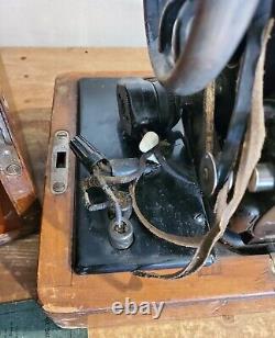 Singer Sewing Machine Model 128 G Series + Motor & Light & Case & More! 1910