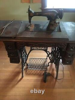 Singer Sewing Machine Model 27 with Accessories (1903 Mfg)