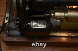 Singer Sewing Machine Model 66 made in 1916