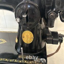 Singer Sewing Machine Series 15-91 (Serial AJ481341) Works Perfectly