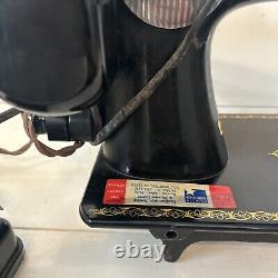 Singer Sewing Machine Series 15-91 (Serial AJ481341) Works Perfectly