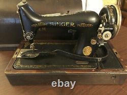 Singer Sewing Machine Vintage Antique with case and key