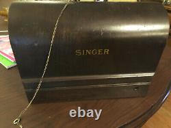 Singer Sewing Machine Vintage Antique with case and key