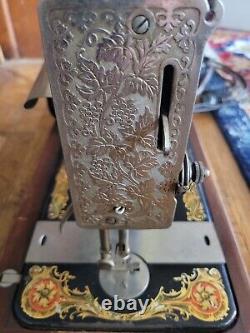 Singer Sewing Machine from 1923 G9843032