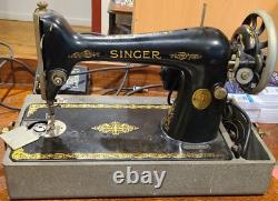 Singer Sewing Machine model 96, from 1926, Works, electric hand crank with cover