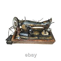 Singer Sewing Machine with Case Antique/ Vintage Portable Electric