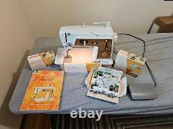 Singer Sewing Maching Golden Touch & Sew Deluxe Zig-Zag Model 620 Runs Untested