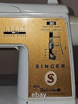 Singer Sewing Maching Golden Touch & Sew Deluxe Zig-Zag Model 620 Runs Untested