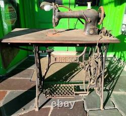 Singer Sewing Table Treadle Machine Vintage 1919 G6785254 Model 31 Antique