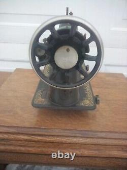 Singer Treadle Sewing Machine Head G4224873 Spins Freely Circa 1916