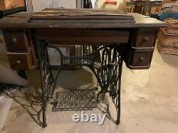 Singer Treadle Sewing Machine. Local pick up only