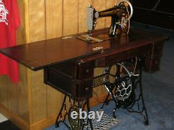Singer Treadle Sewing machine withcabinet early 1900