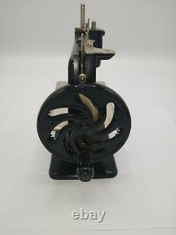 Singer Vintage Model 20 Childs Sewing Machine Hand Crank Antique Repair Parts