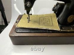 Singer Y Series 1922 Vintage Sewing Machine with Lid & Manual Serial Y702763