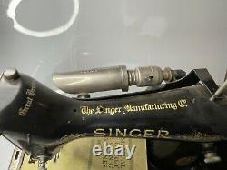 Singer Y Series 1922 Vintage Sewing Machine with Lid & Manual Serial Y702763