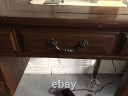 Singer sewing machine Model 758 Antique