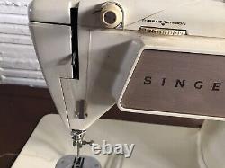 Singer sewing machine Model 758 Antique