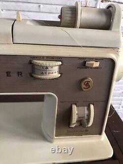 Singer sewing machine Model 758 Antique