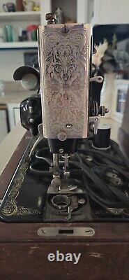 Singer sewing machine vintage