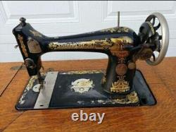 Singer sewing machine vintage